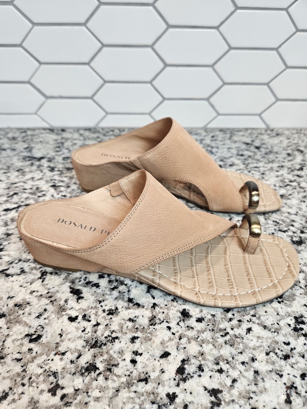 Donald J. Pliner Nude Leather  Wedge Sandals Croc Embossed Insole Size 7.5